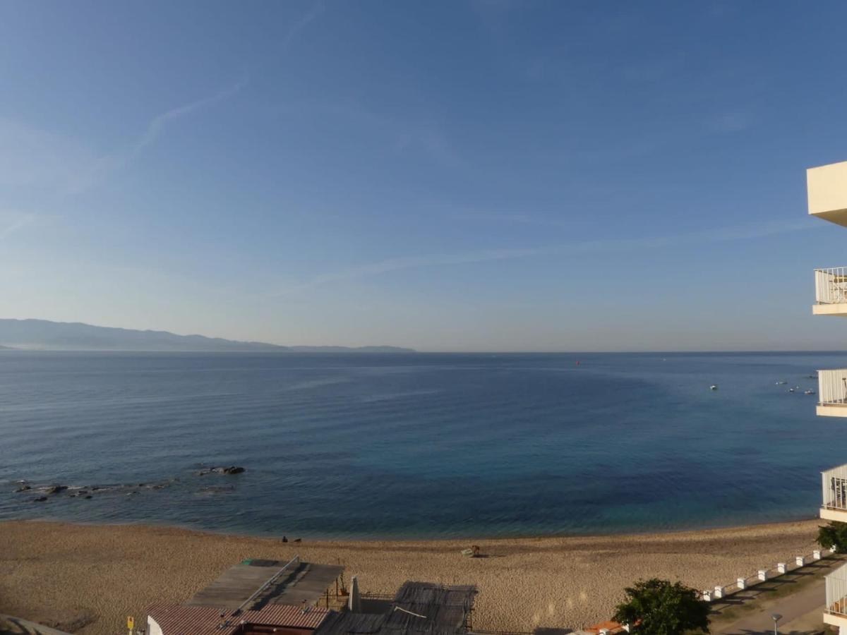 Magnifique F3 Les Pieds Dans L'Eau. Apartment Ajaccio  Exterior photo